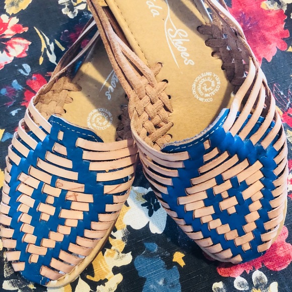 Vatahajca Shoes - Leather Sandal